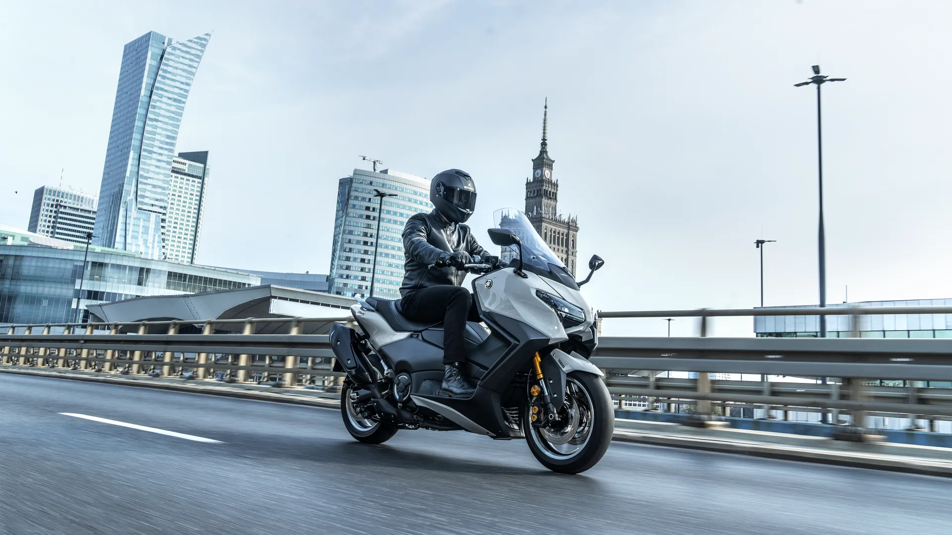 2025 TMAX en TMAX Tech MAX