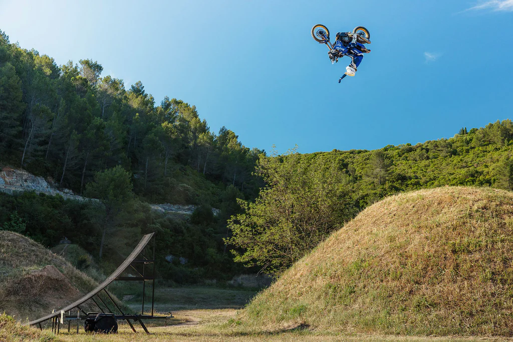 tenere 700 backflip 12 2 's Werelds eerste backflip met een Ténéré 700